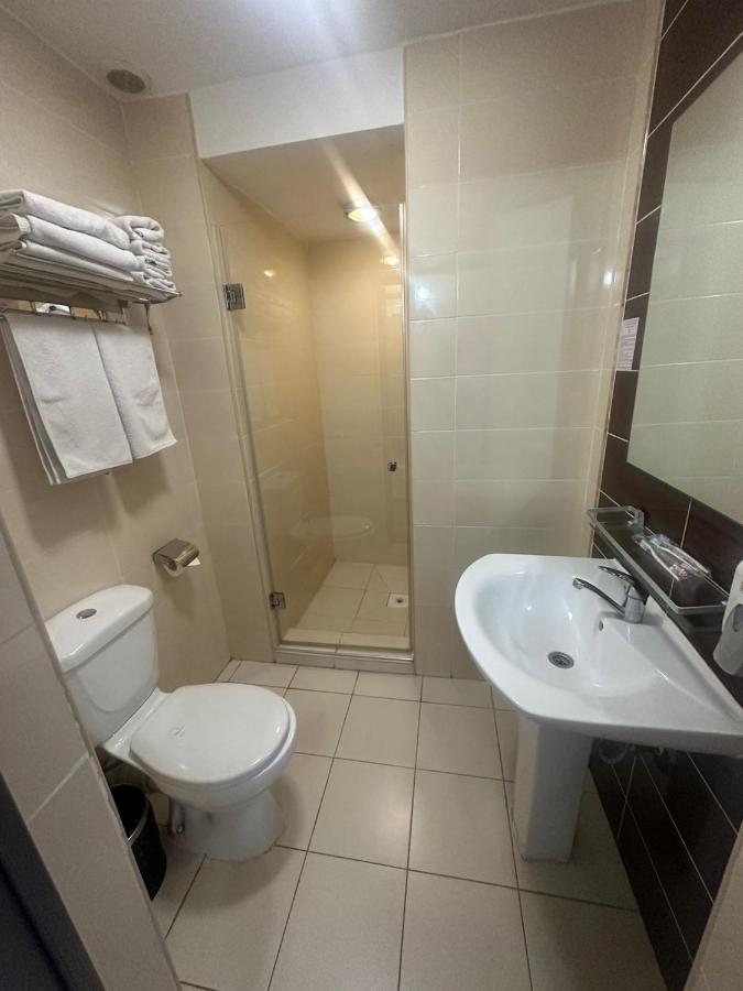 Astra Hotel Alma-Ata Exteriör bild