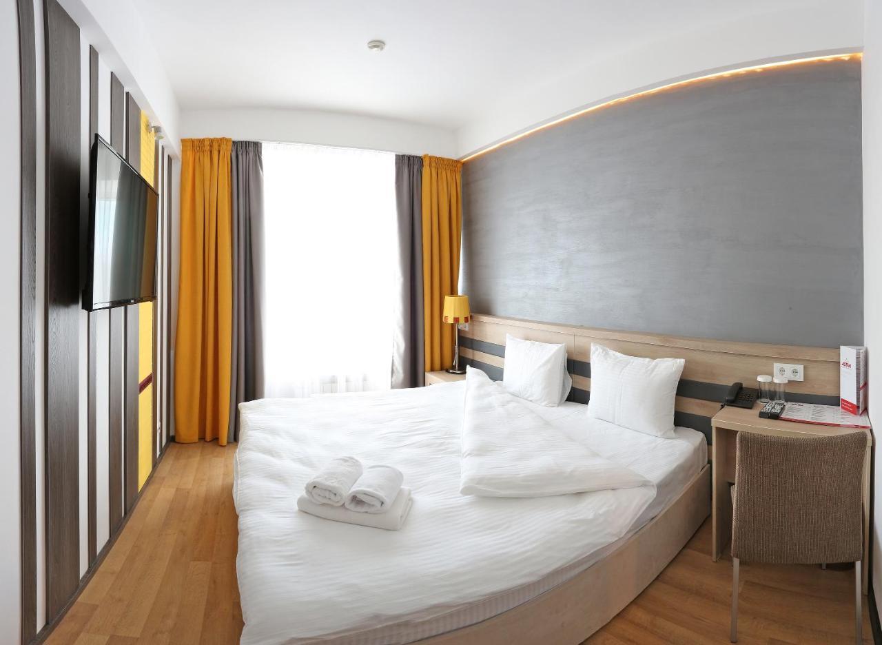 Astra Hotel Alma-Ata Exteriör bild