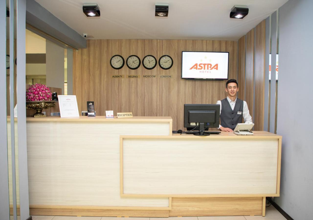 Astra Hotel Alma-Ata Exteriör bild